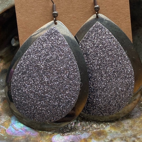 Purple and Gray Teardrop Sparkle Earrings. - Picture 4 of 7